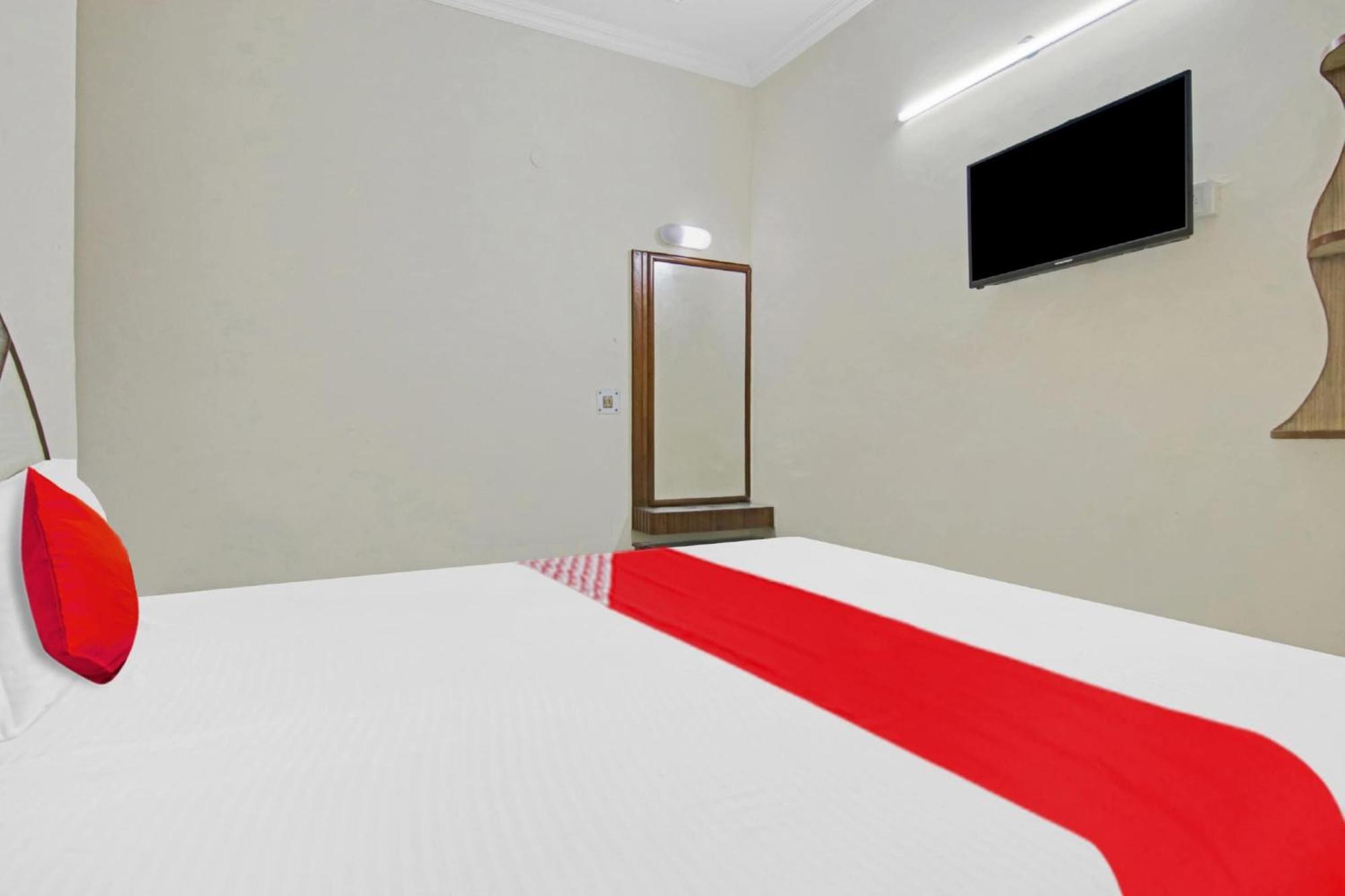 Hotel O Rak International New Delhi Buitenkant foto