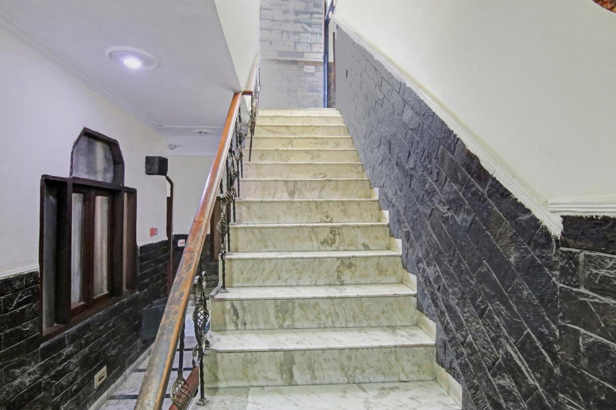 Hotel O Rak International New Delhi Buitenkant foto