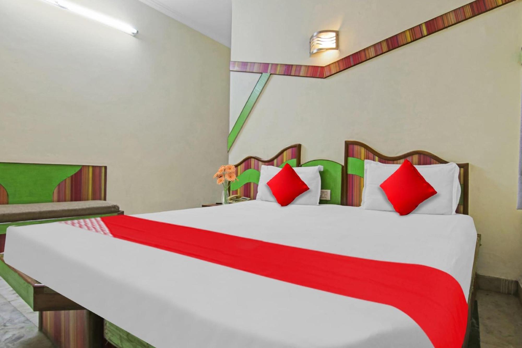 Hotel O Rak International New Delhi Buitenkant foto