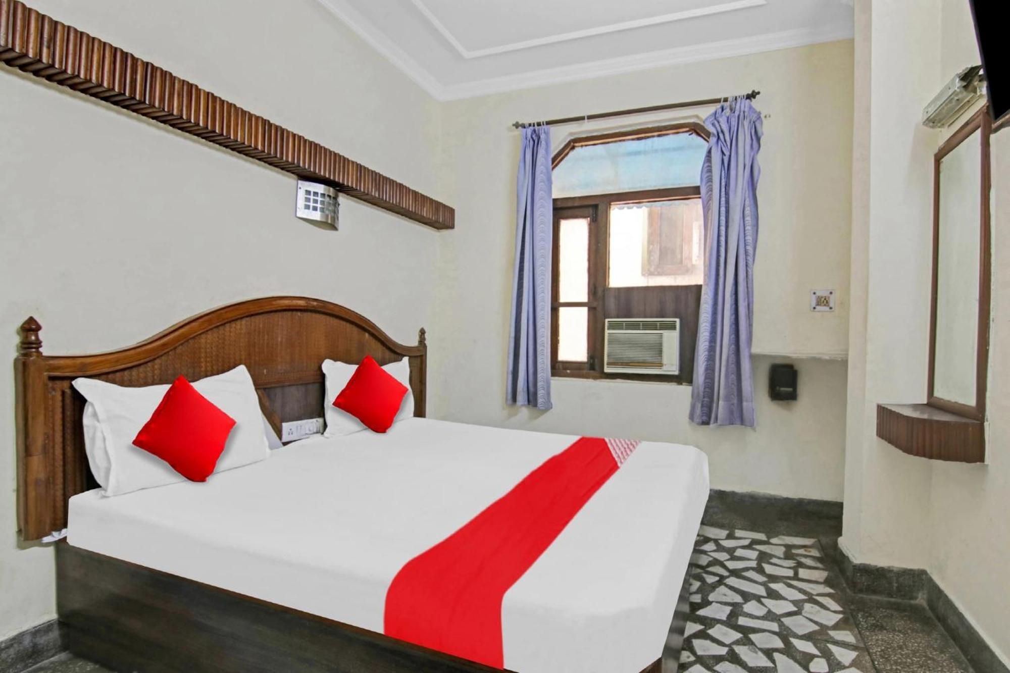 Hotel O Rak International New Delhi Buitenkant foto