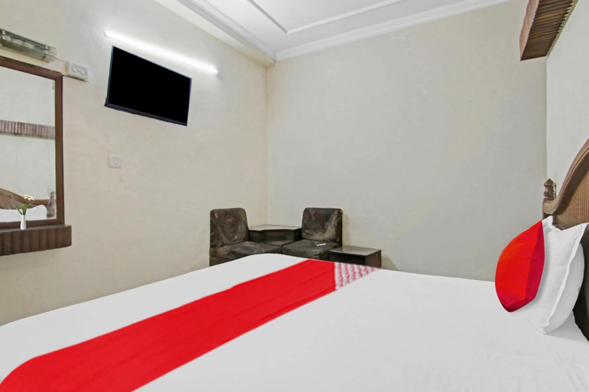Hotel O Rak International New Delhi Buitenkant foto